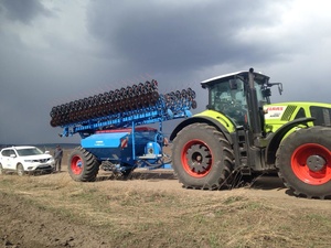 Высочайшая производительность посева с LEMKEN Solitair 12 AXION 950