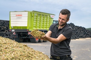 ИСПЫТАНО И ДОКАЗАНО: ДАТЧИК CLAAS NIR SENSOR ОПРЕДЕЛЯЕТ ВЛАЖНОСТЬ УБРАННОЙ МАССЫ С ЛАБОРАТОРНОЙ ТОЧНОСТЬЮ